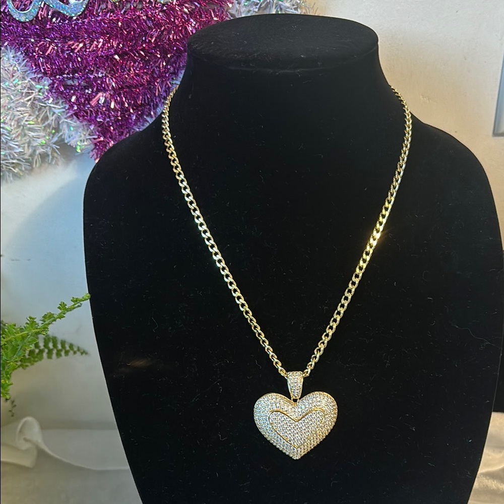 Gold Heart Pendant Necklace with Sparkling Details